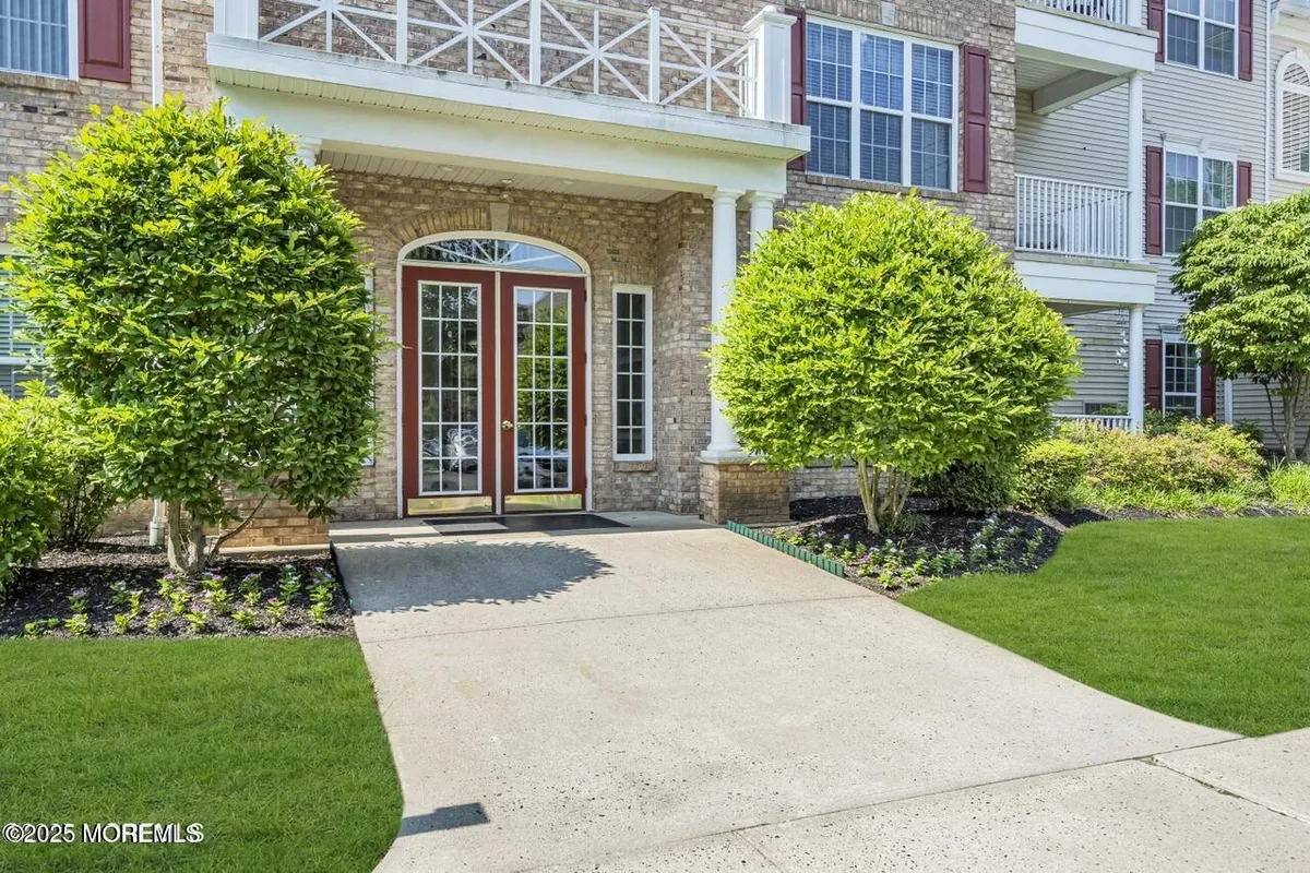 Property Slideshow image 1 of 48 | 629 sophee ln, Lakewood, NJ, 08701