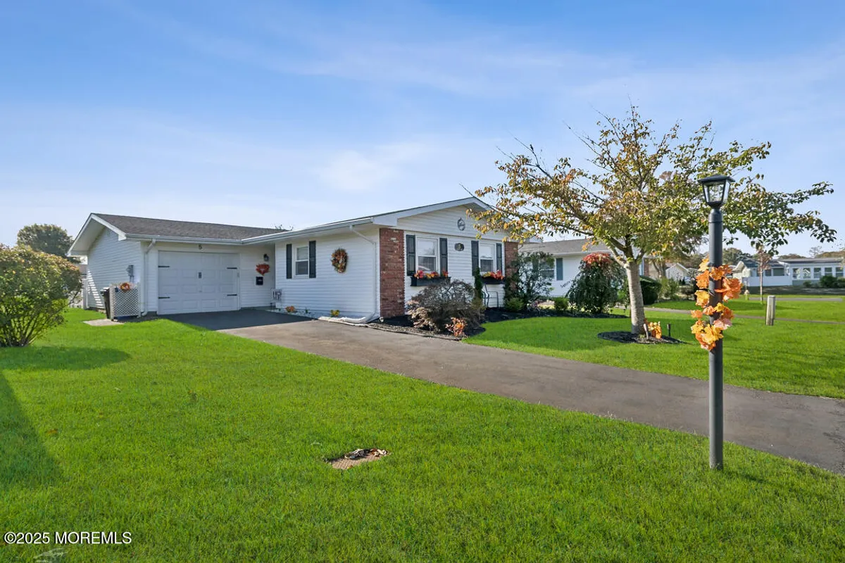Property Slideshow image 1 of 30 | 5 phillips rd, Brick, NJ, 08724