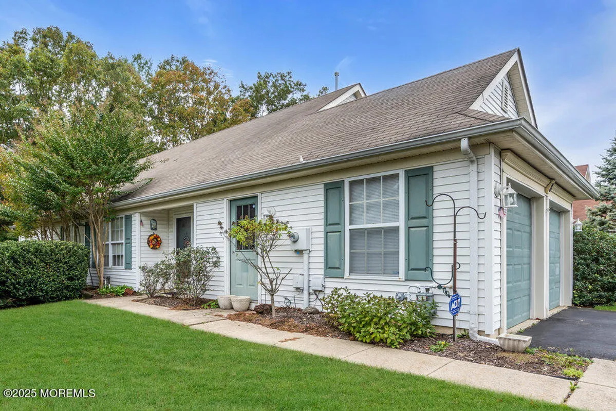 Property Slideshow image 1 of 27 | 8 schoolhouse ln, Lakewood, NJ, 08701