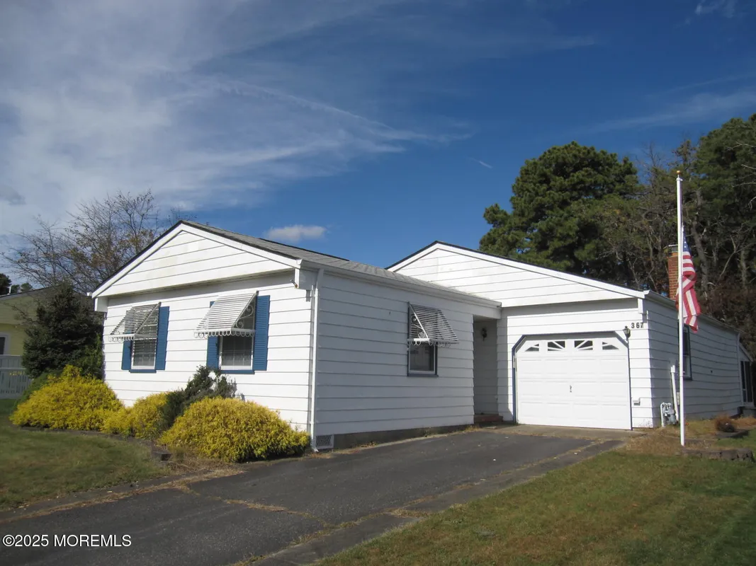 Property Slideshow image 1 of 16 | 367 port royal dr, Toms River, NJ, 08757