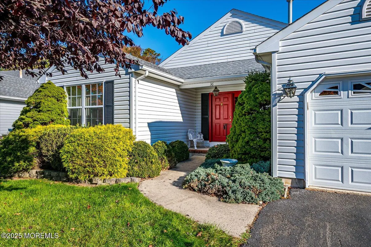 Property Slideshow image 1 of 47 | 36 sleepy hollow dr, Brick, NJ, 08724