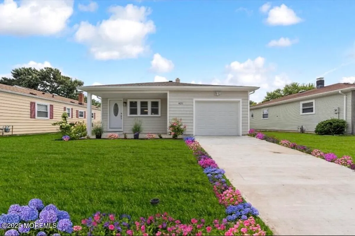 Property Slideshow image 1 of 56 | 821 jamaica blvd, Toms River, NJ, 08757