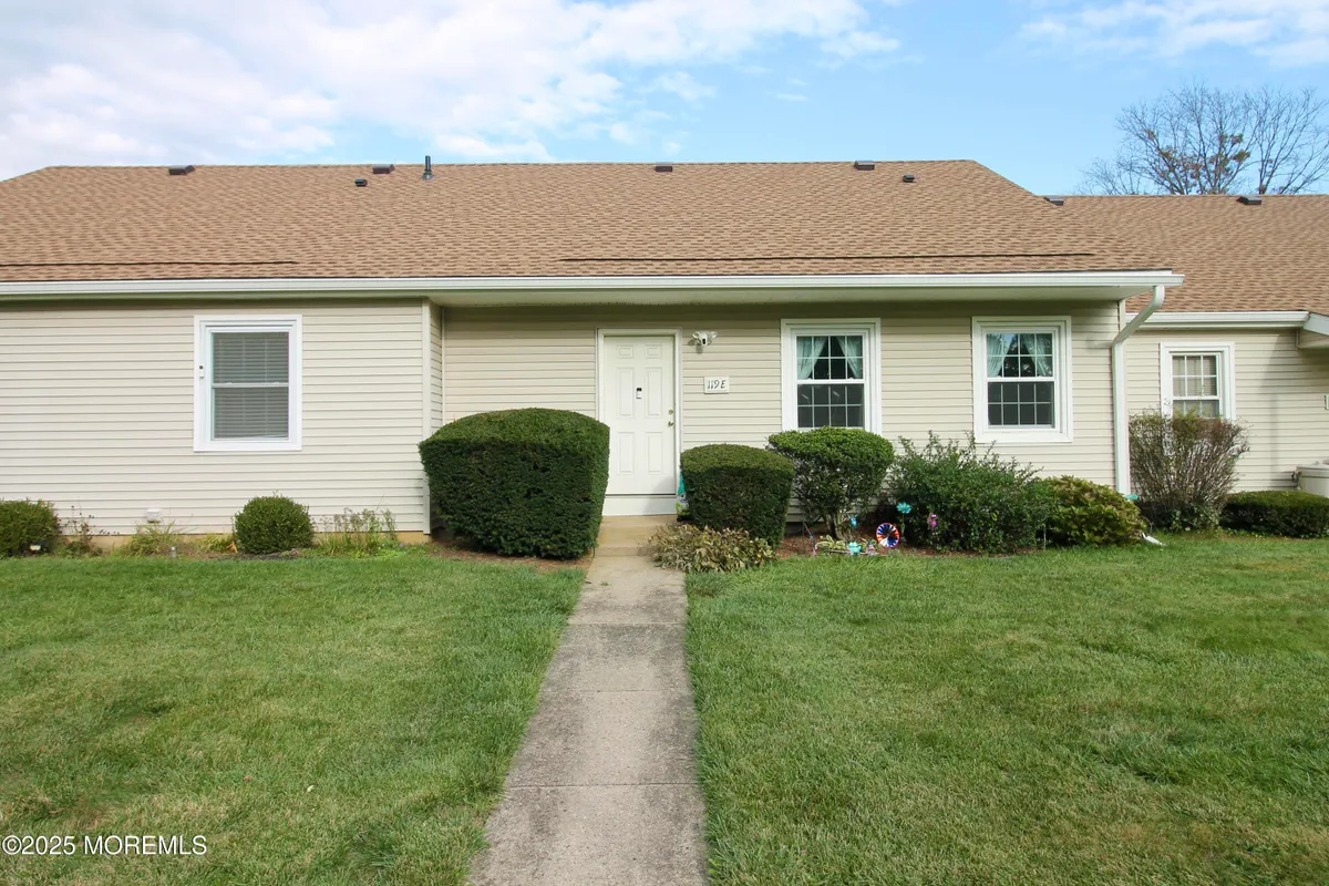 Property Slideshow image 1 of 34 | 119 muhlen platz e, Freehold, NJ, 07728