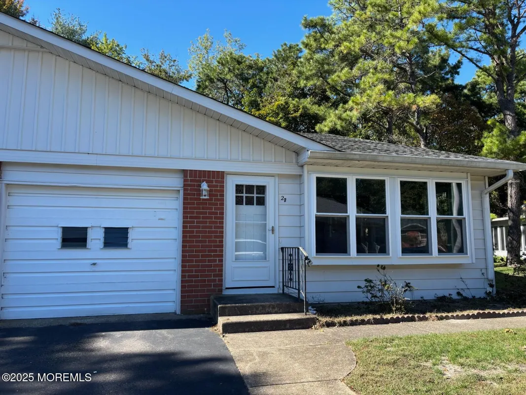 Property Slideshow image 1 of 37 | 2 bennington ln b, Whiting, NJ, 08759