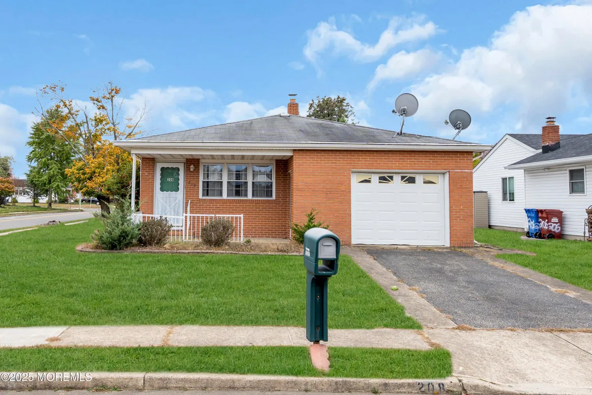 Property Slideshow image 1 of 23 | 208 bonaire dr, Toms River, NJ, 08757