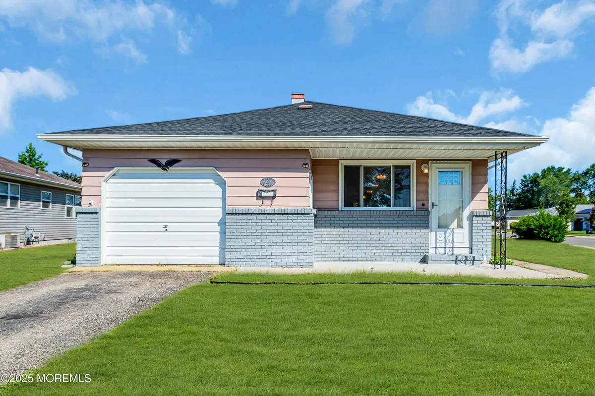 Property Slideshow image 1 of 36 | 37 oranjestad st, Toms River, NJ, 08757