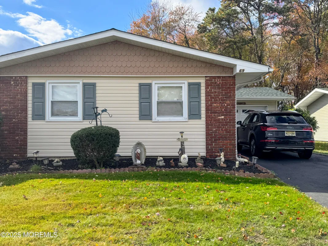 Property Slideshow image 1 of 1 | 69 clay cir, Brick, NJ, 08724