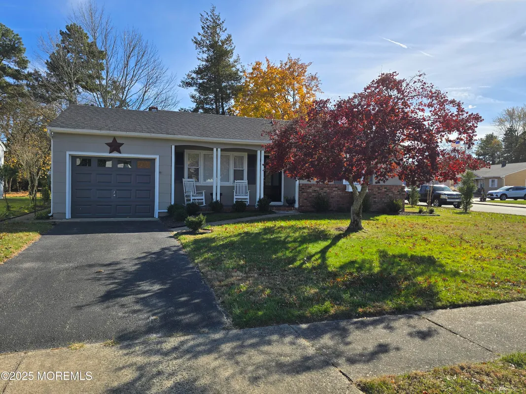 Property Slideshow image 1 of 1 | 101 edgewater ct, Toms River, NJ, 08757