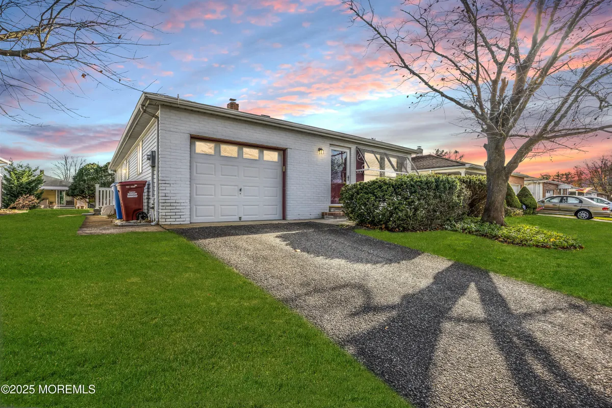 Property Slideshow image 1 of 28 | 15 bimini dr, Toms River, NJ, 08757