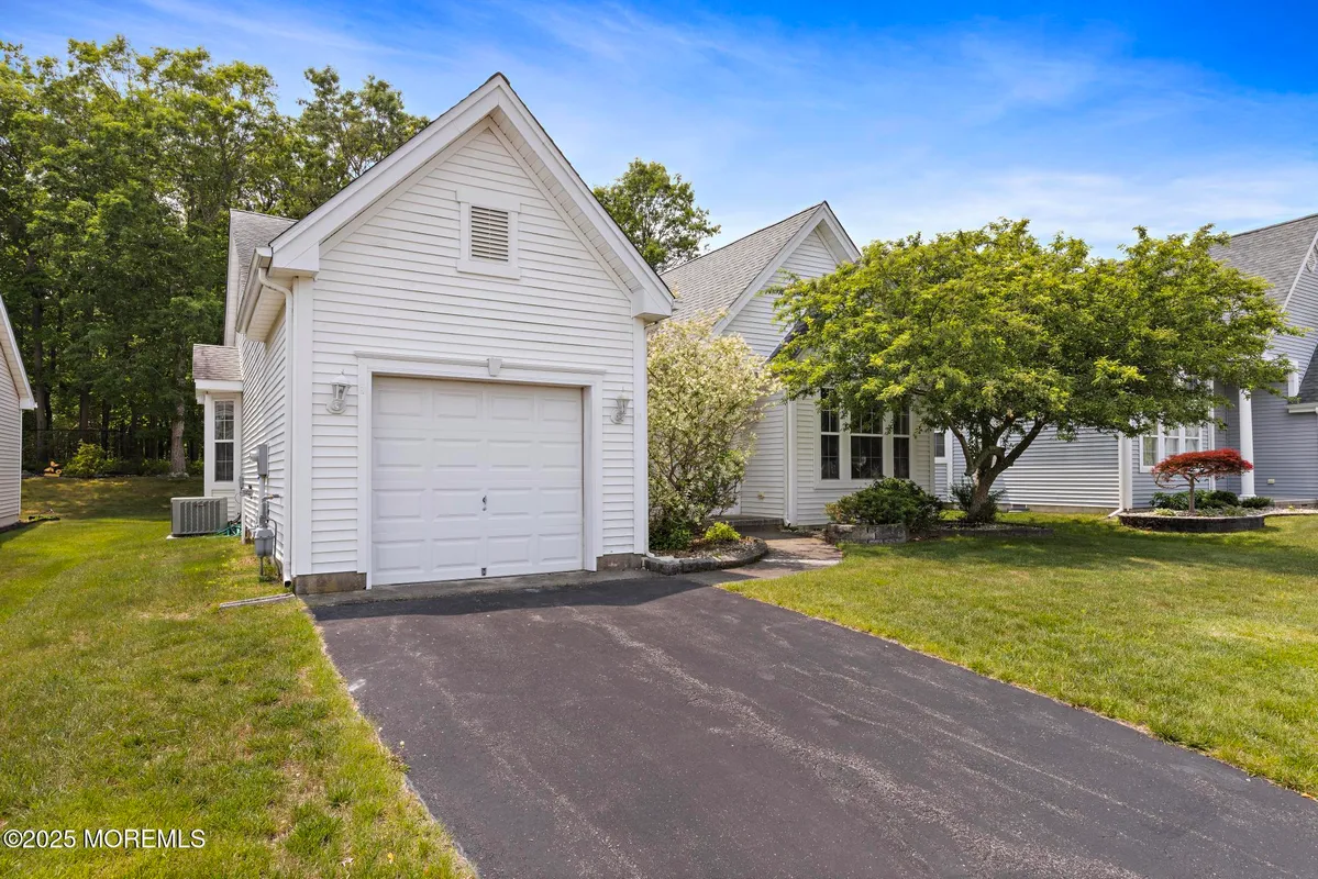 Property Slideshow image 1 of 50 | 18 valley stream pl, Barnegat, NJ, 08005