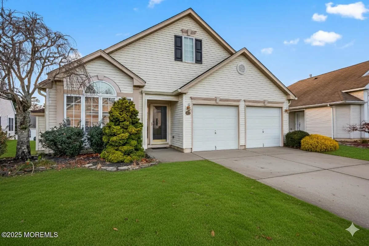 Property Slideshow image 1 of 32 | 68 baltusrol dr, Jackson, NJ, 08527