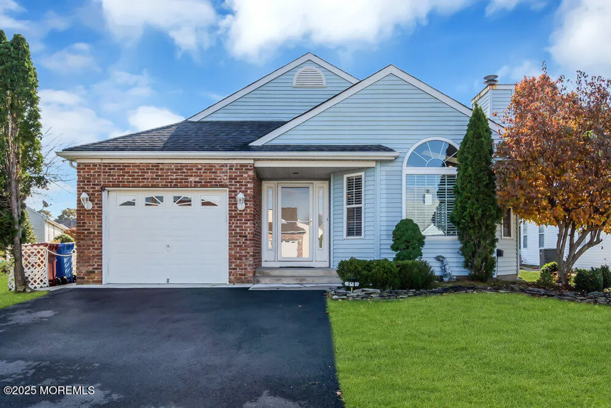 Property Slideshow image 1 of 25 | 170 chesterfield ln, Toms River, NJ, 08757