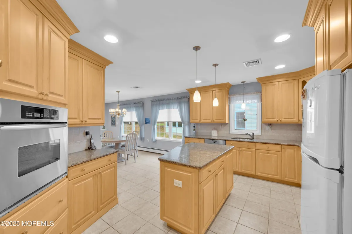 Property Slideshow image 1 of 33 | 6 matterhorn way, Brick, NJ, 08724