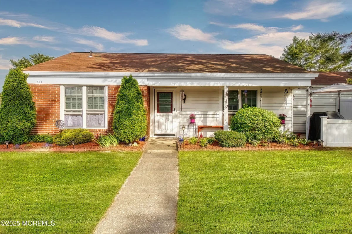 Property Slideshow image 1 of 32 | 467a chelsea ct, Manchester, NJ, 08759