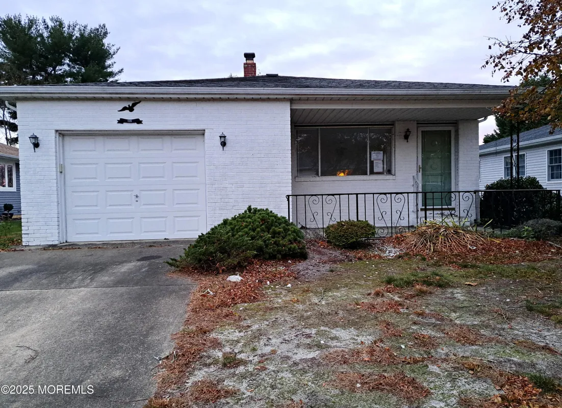 Property Slideshow image 1 of 33 | 135 biabou dr, Toms River, NJ, 08757