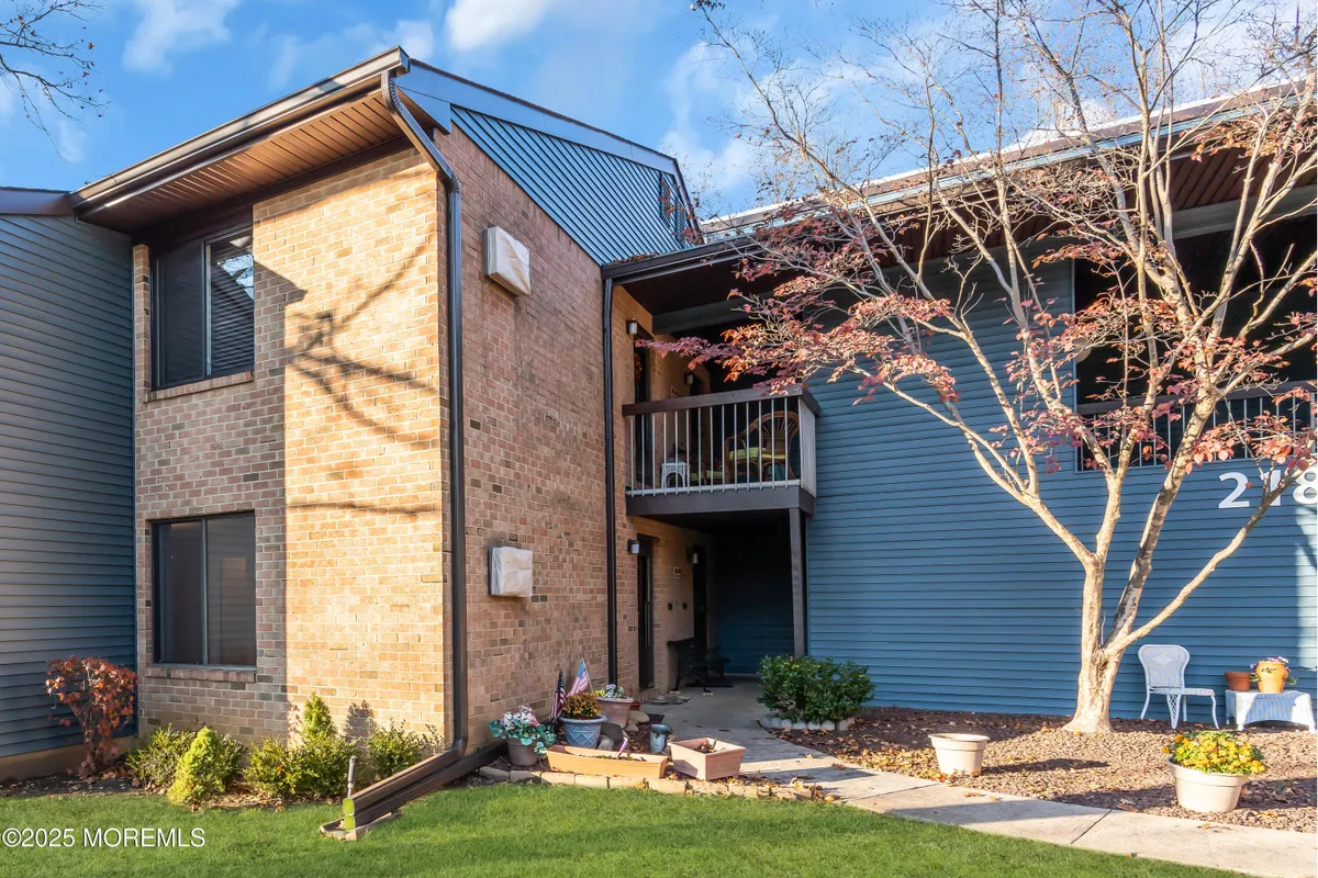 Property Slideshow image 1 of 38 | 218 medford ct a, Manalapan, NJ, 07726