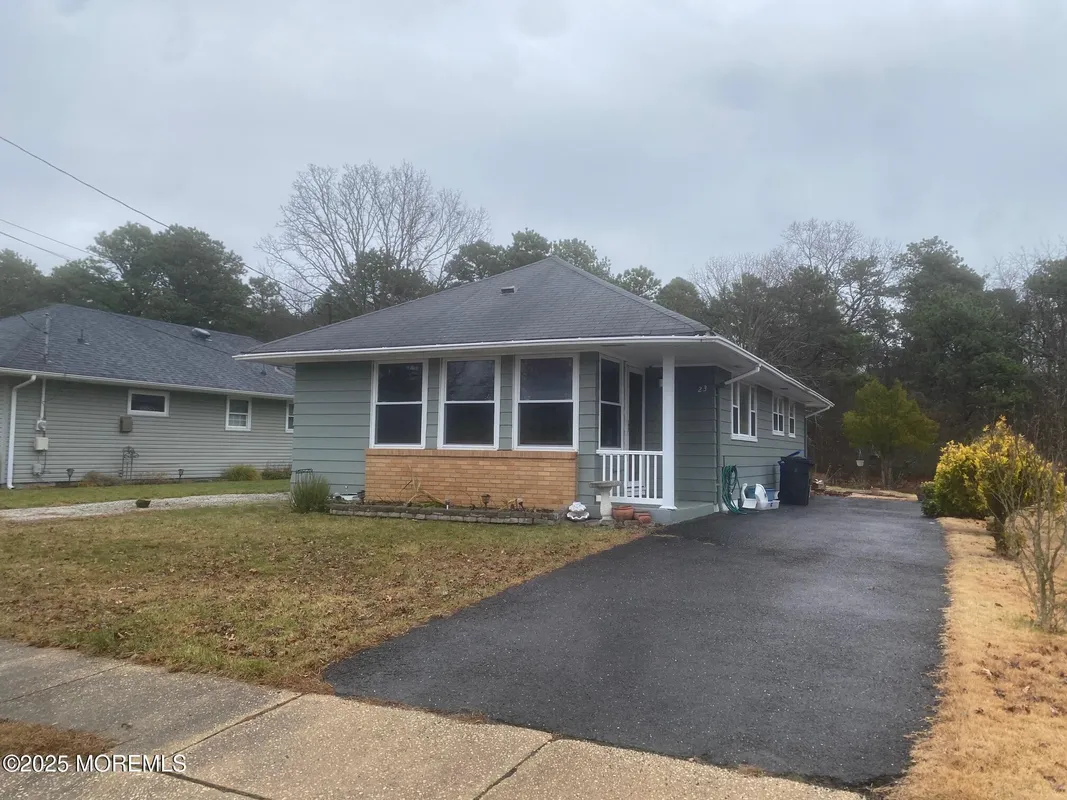 Property Slideshow image 1 of 30 | 23 yellowstone dr, Toms River, NJ, 08753