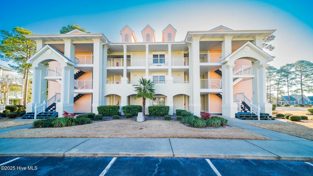 Property Slideshow image 1 of 32 | 330 s middleton dr 508, Calabash, NC, 28467