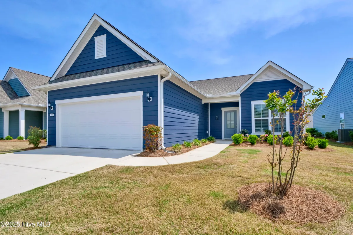 Property Slideshow image 1 of 54 | 3241 penzance row, Wilmington, NC, 28412