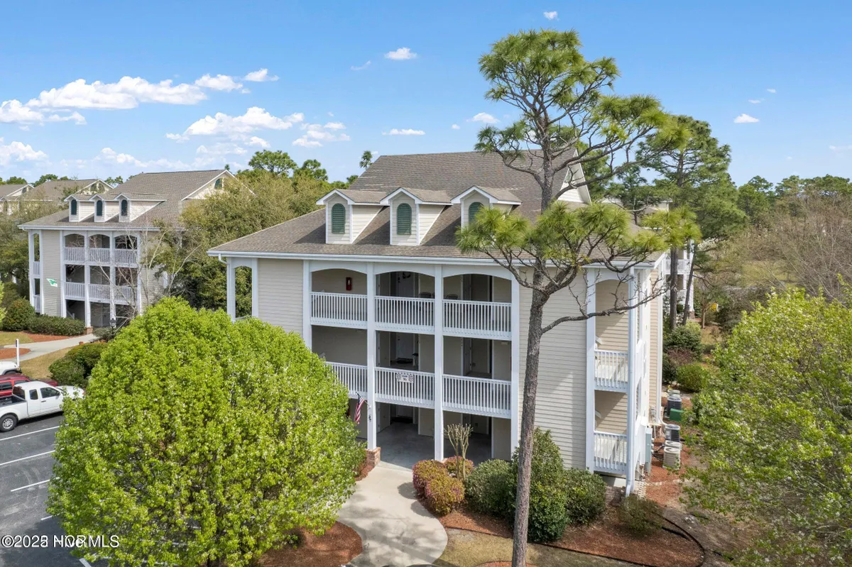 Property Slideshow image 1 of 43 | 3350 club villa dr 1605, Southport, NC, 28461