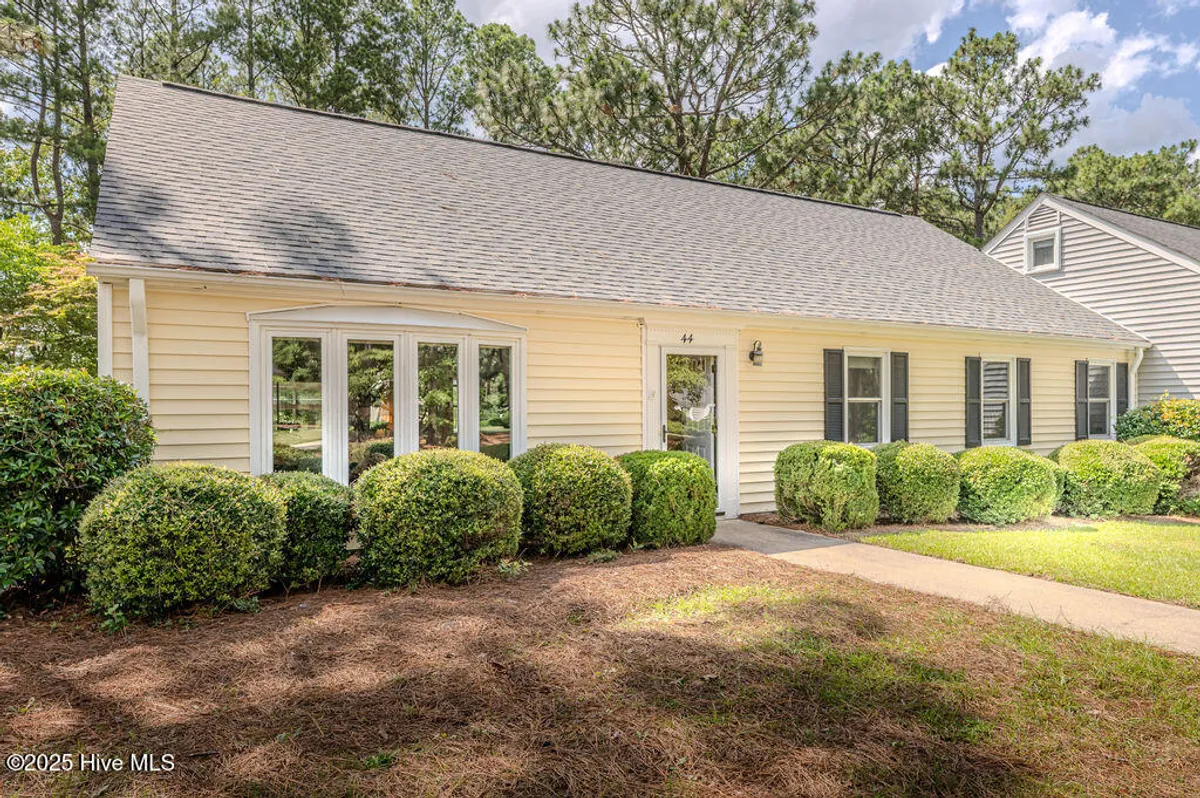 Property Slideshow image 1 of 49 | 44 village green cir, Southern Pines, NC, 28387