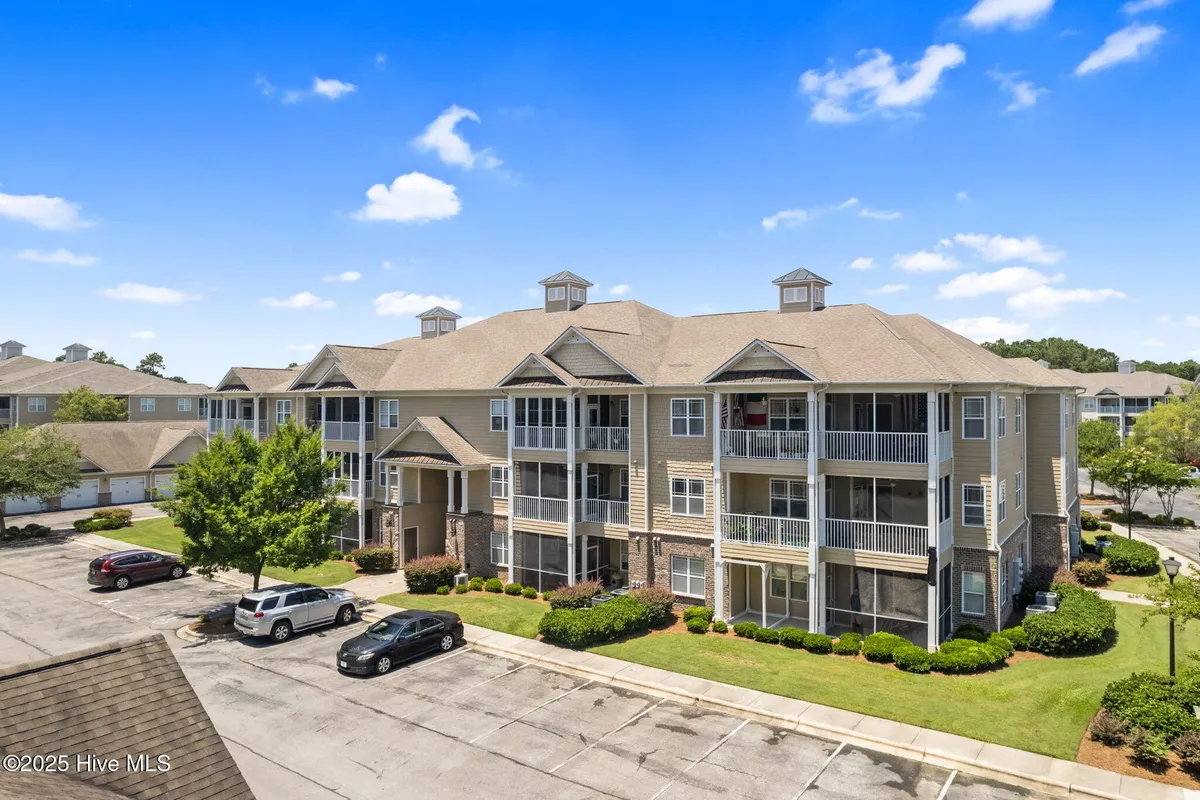 Property Slideshow image 1 of 39 | 235 woodlands way 9, Calabash, NC, 28467