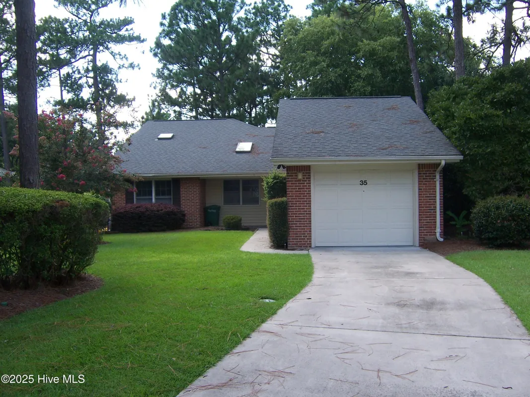 Property Slideshow image 1 of 22 | 35 gull ln, Pinehurst, NC, 28374