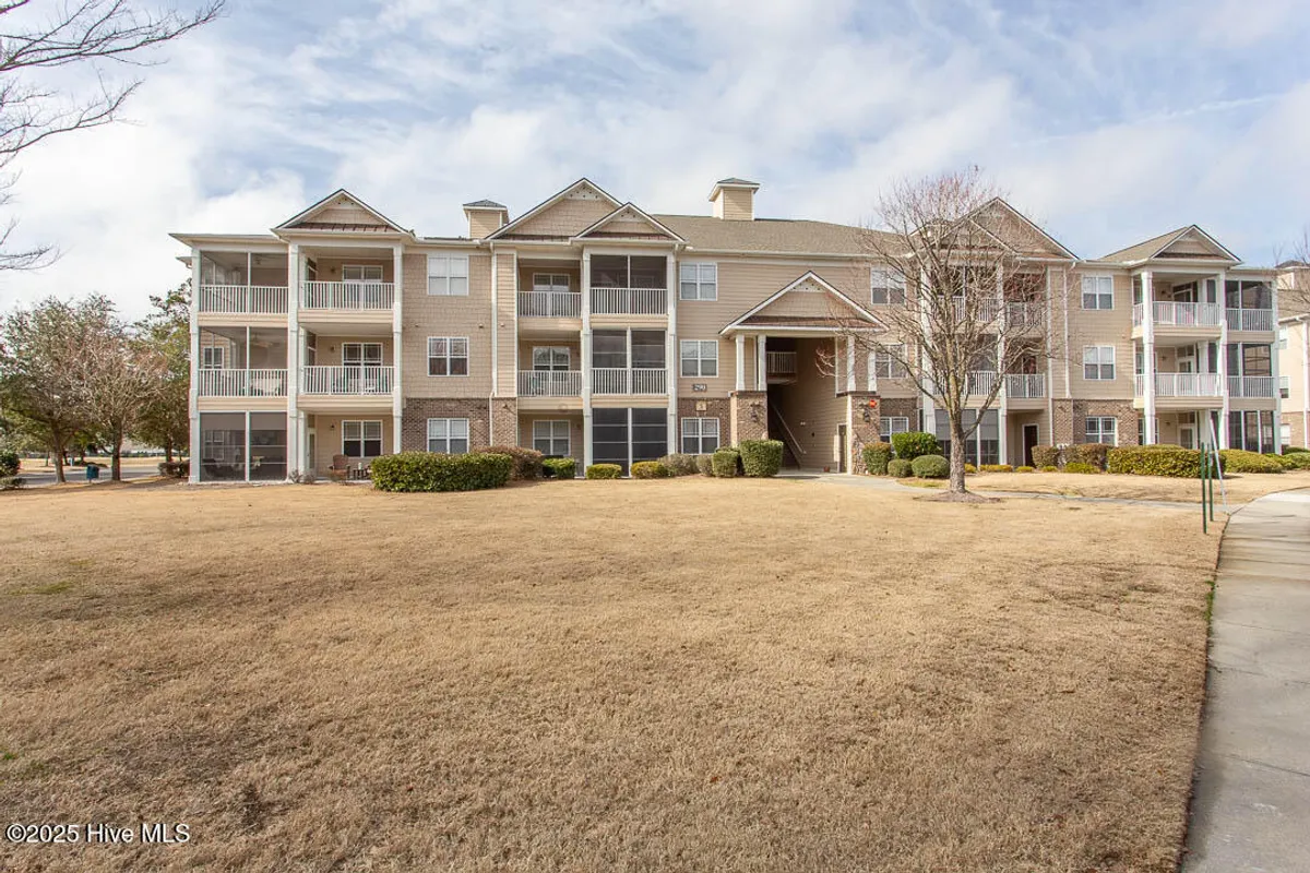 Property Slideshow image 1 of 51 | 290 woodlands way 22, Calabash, NC, 28467