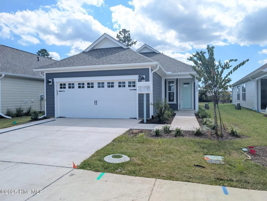 Property Slideshow image 1 of 35 | 2672 silver weed ct # 118, Leland, NC, 28479