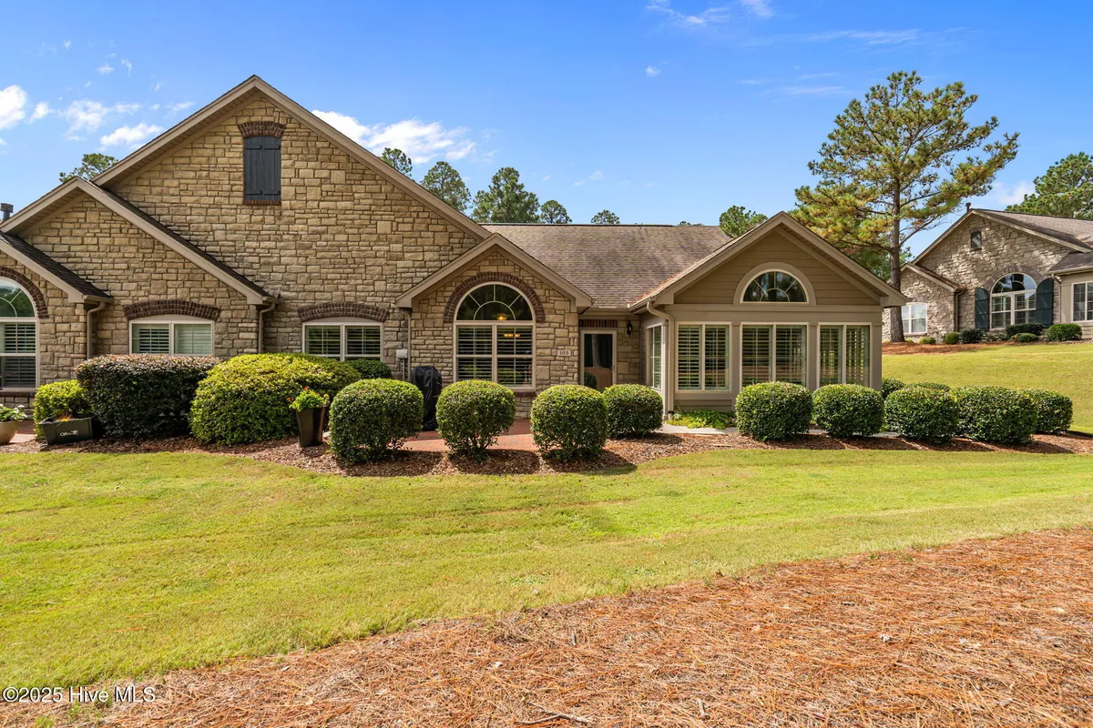 Property Slideshow image 1 of 34 | 105 e chelsea ct, Southern Pines, NC, 28387
