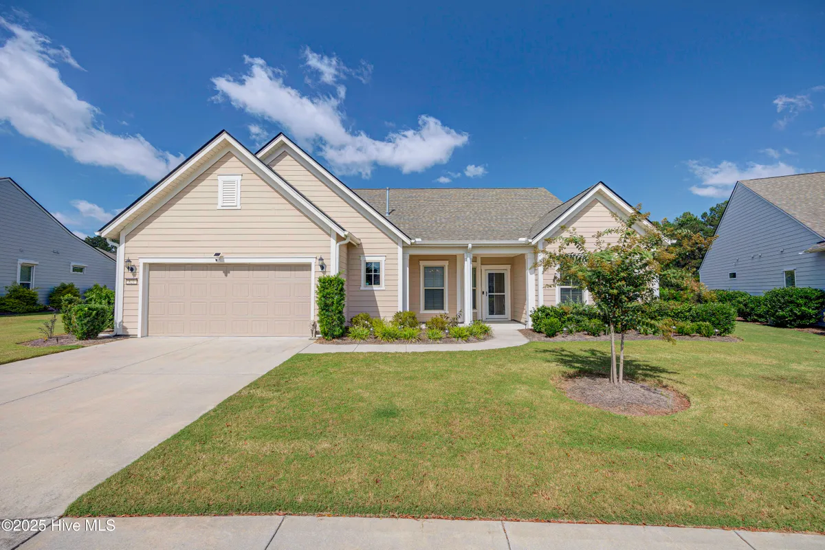 Property Slideshow image 1 of 69 | 821 broomsedge ter, Wilmington, NC, 28412