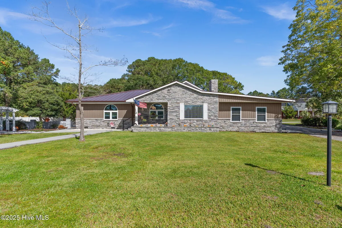 Property Slideshow image 1 of 59 | 280 hickman rd, Calabash, NC, 28467