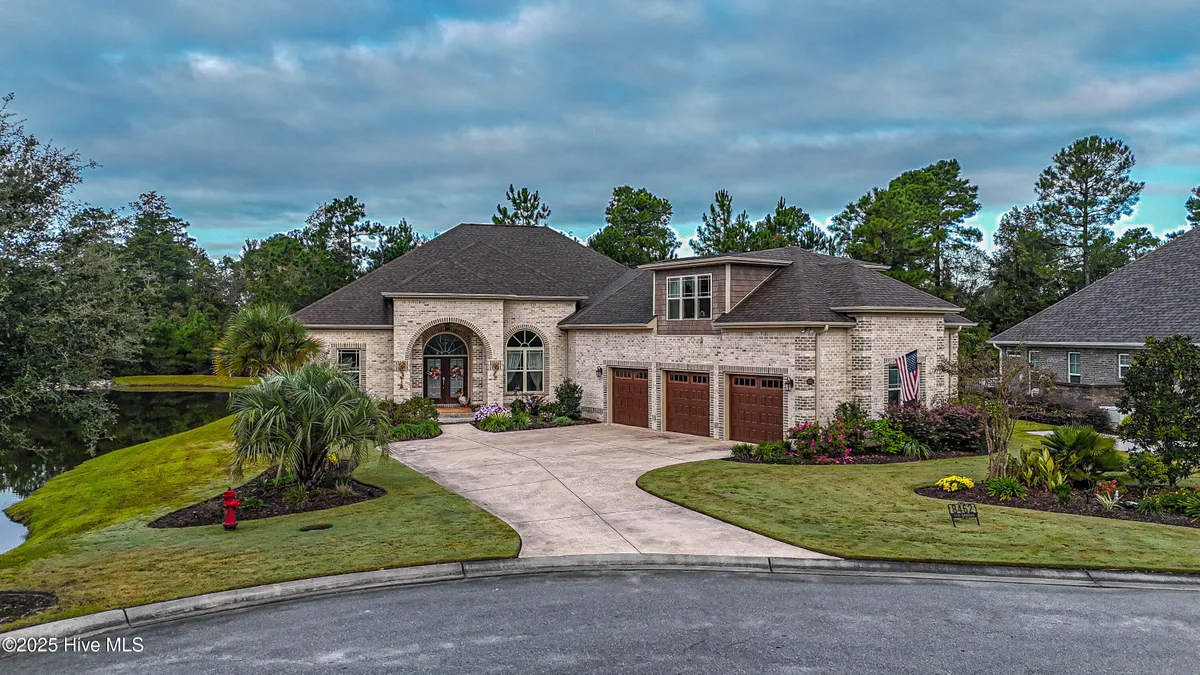 Property Slideshow image 1 of 76 | 8462 forest crest ct, Leland, NC, 28451