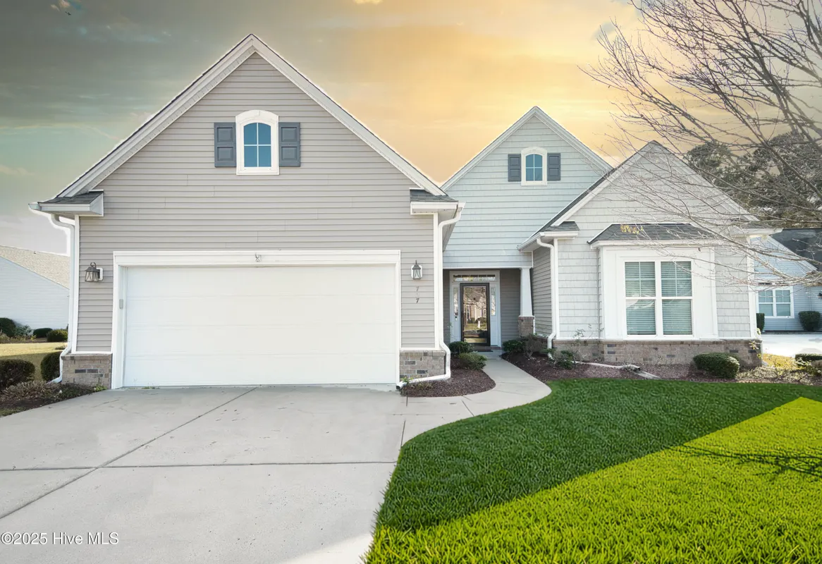 Property Slideshow image 1 of 68 | 707 pipit pl, Calabash, NC, 28467