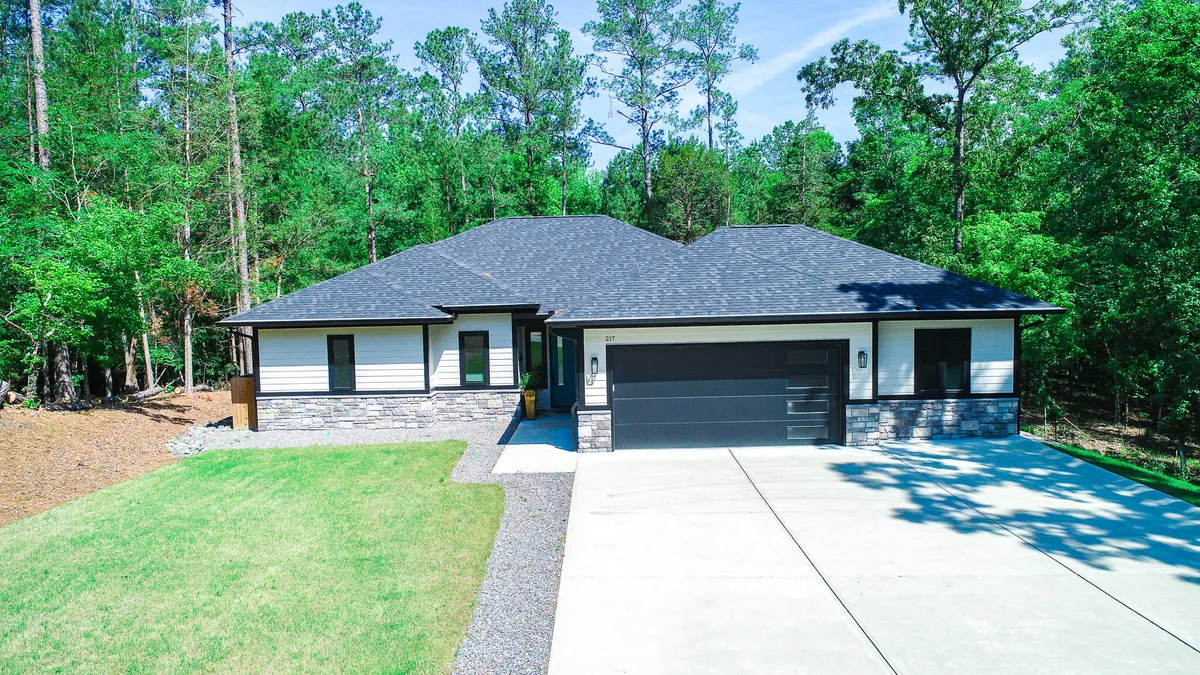 Property Slideshow image 1 of 46 | 217 cove point lane ln, Mccormick, SC, 29835
