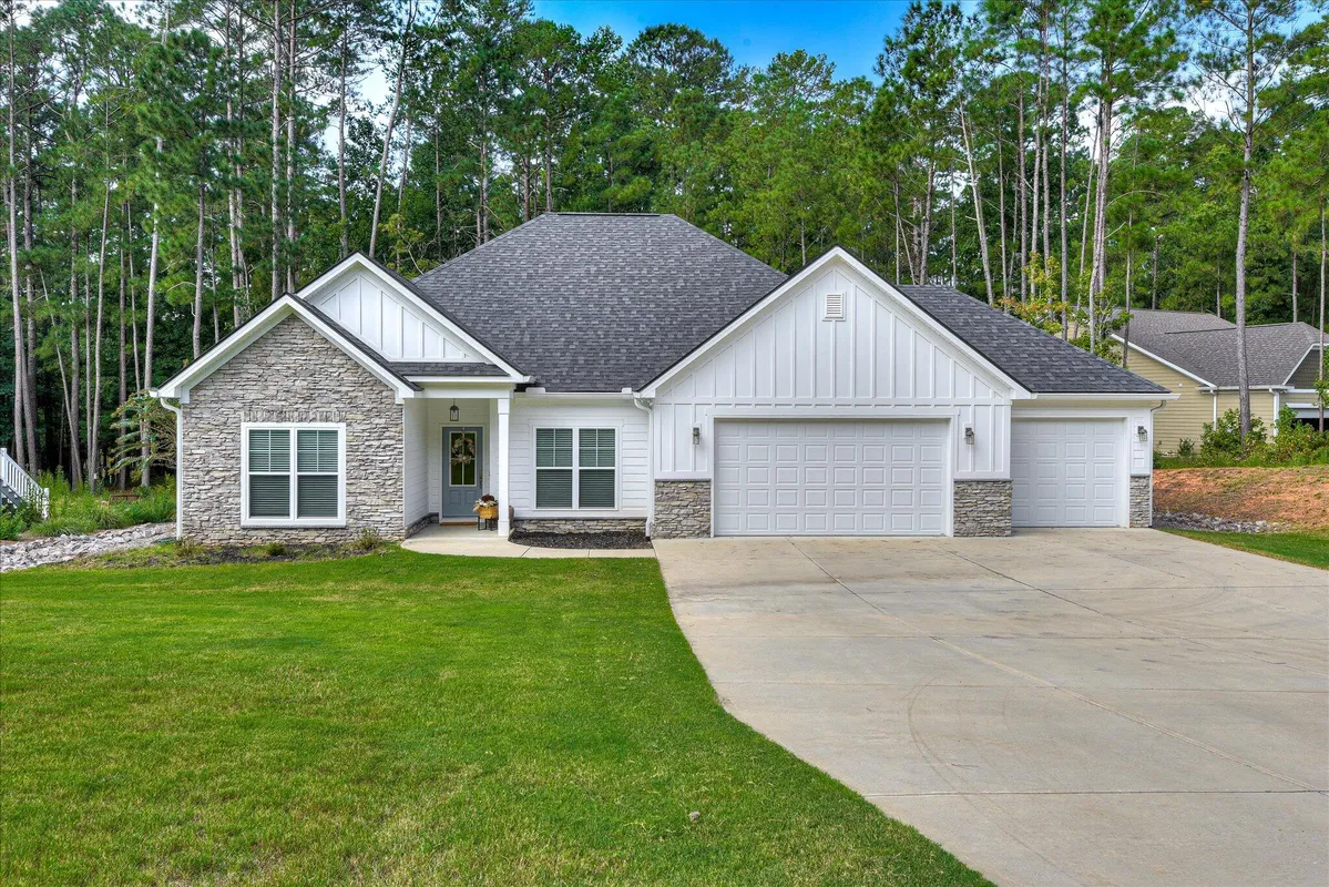 Property Slideshow image 1 of 61 | 105 stonebridge loop, Mc Cormick, SC, 29835