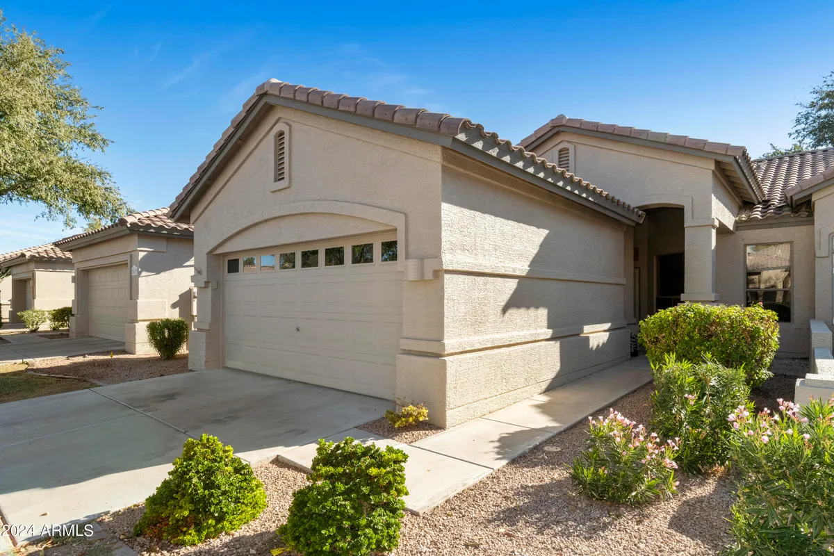 Property Slideshow image 1 of 54 | 23817 s harmony way, Sun Lakes, AZ, 85248