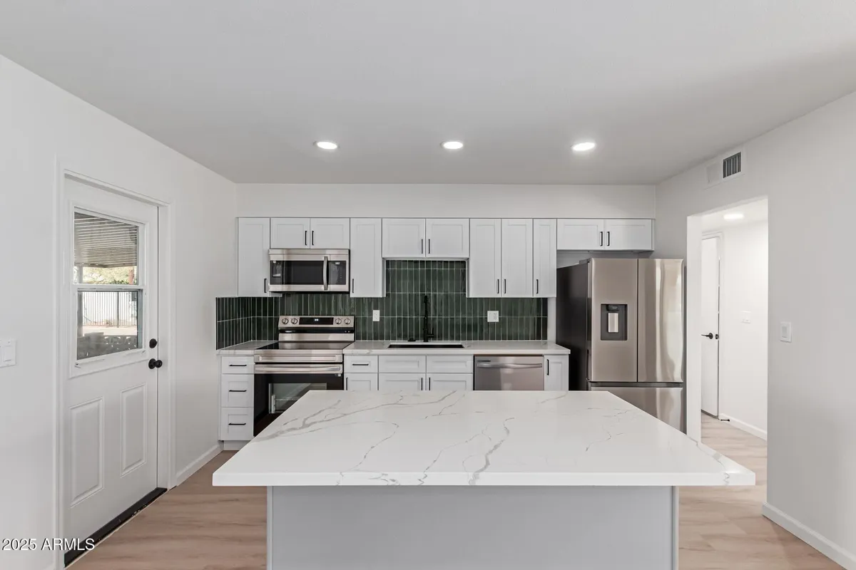 Property Slideshow image 1 of 25 | 10815 w crosby dr, Sun City, AZ, 85351