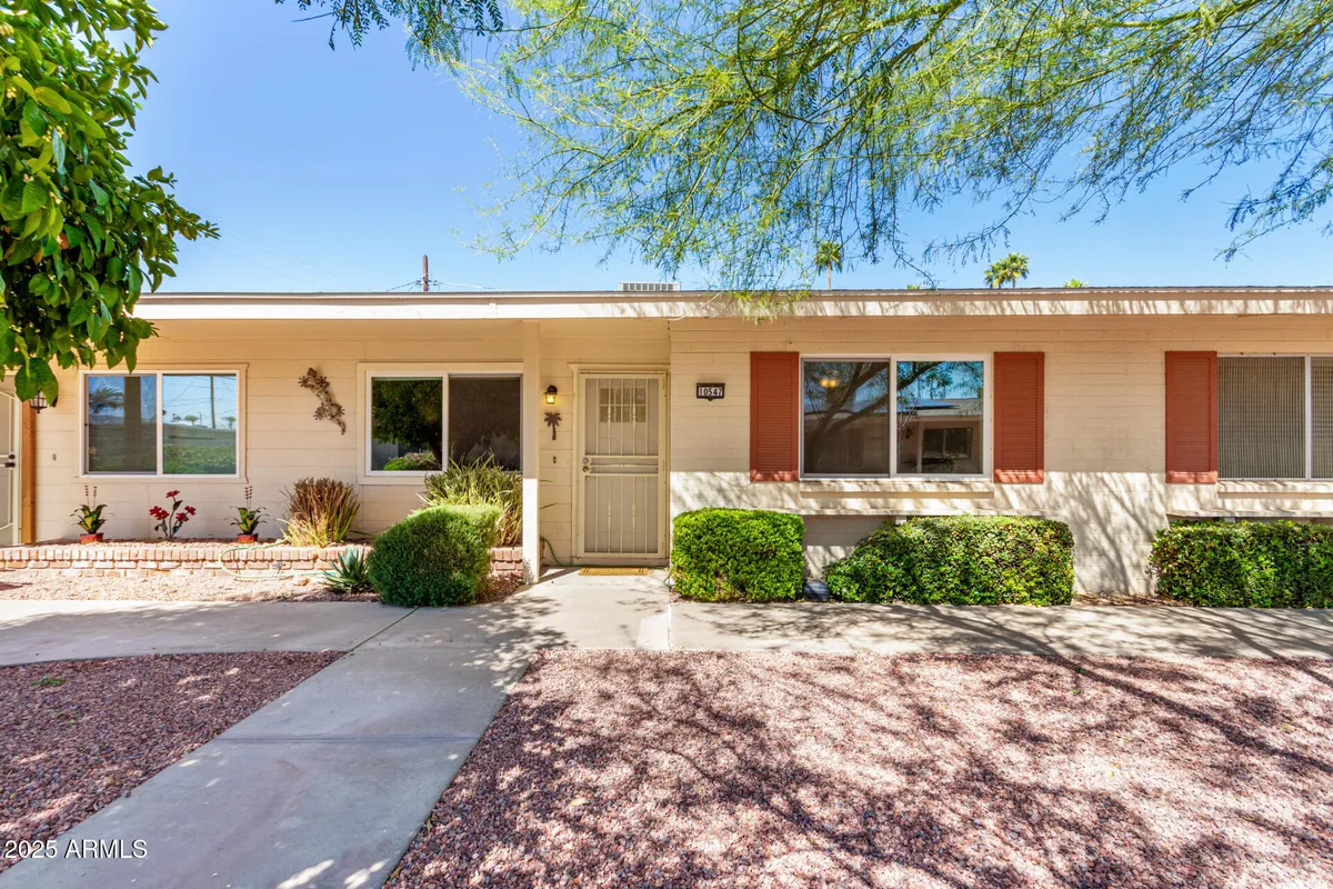 Property Slideshow image 1 of 19 | 10547 w coggins dr, Sun City, AZ, 85351