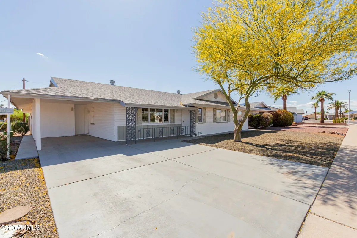 Property Slideshow image 1 of 51 | 10509 w snead dr, Sun City, AZ, 85351