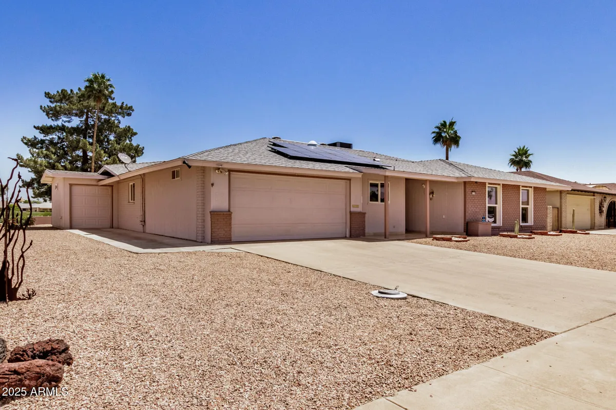 Property Slideshow image 1 of 37 | 10330 w cameo dr, Sun City, AZ, 85351