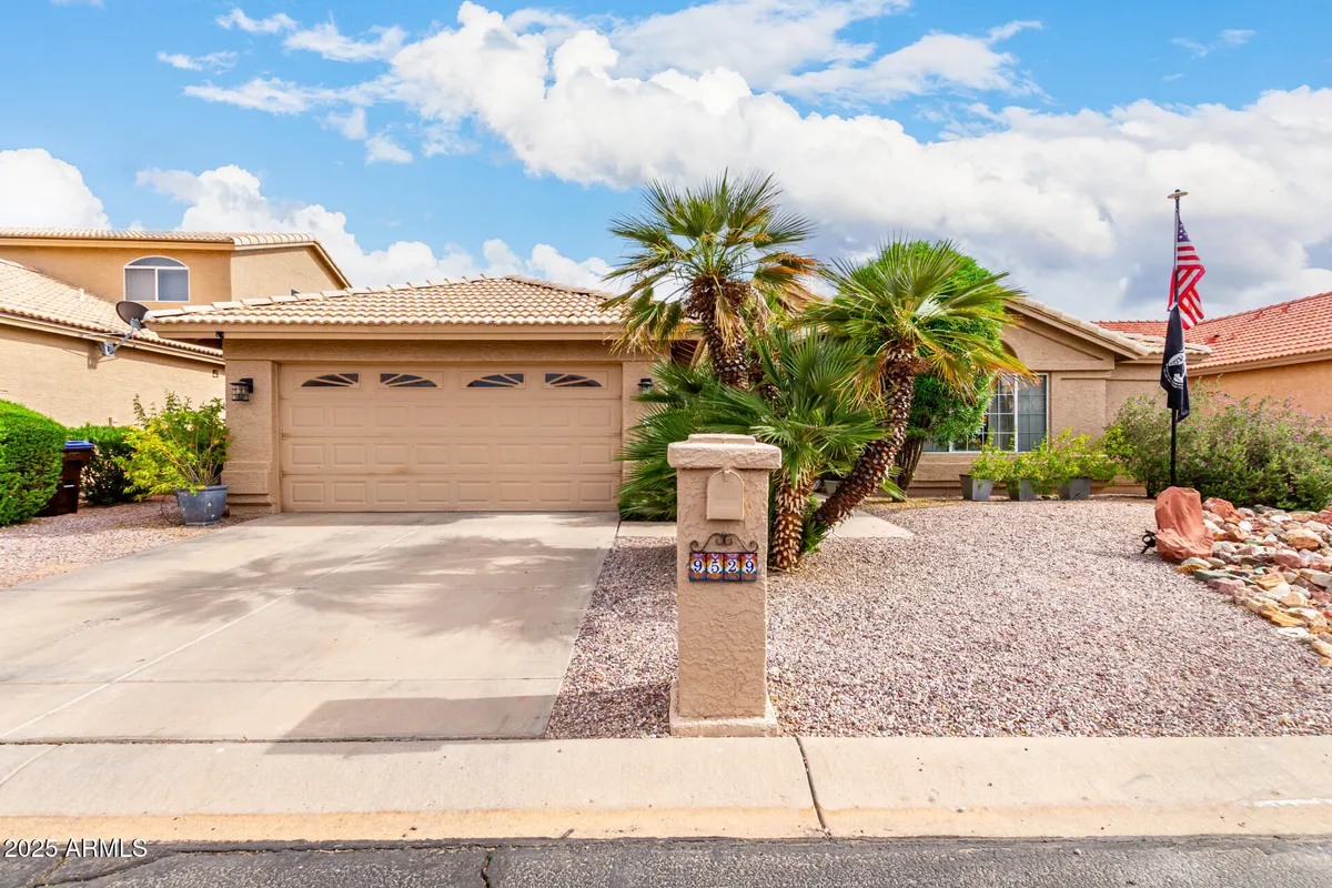 Property Slideshow image 1 of 34 | 9529 e arrowvale dr, Sun Lakes, AZ, 85248