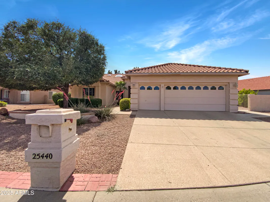Property Slideshow image 1 of 22 | 25440 s flame tree dr, Sun Lakes, AZ, 85248
