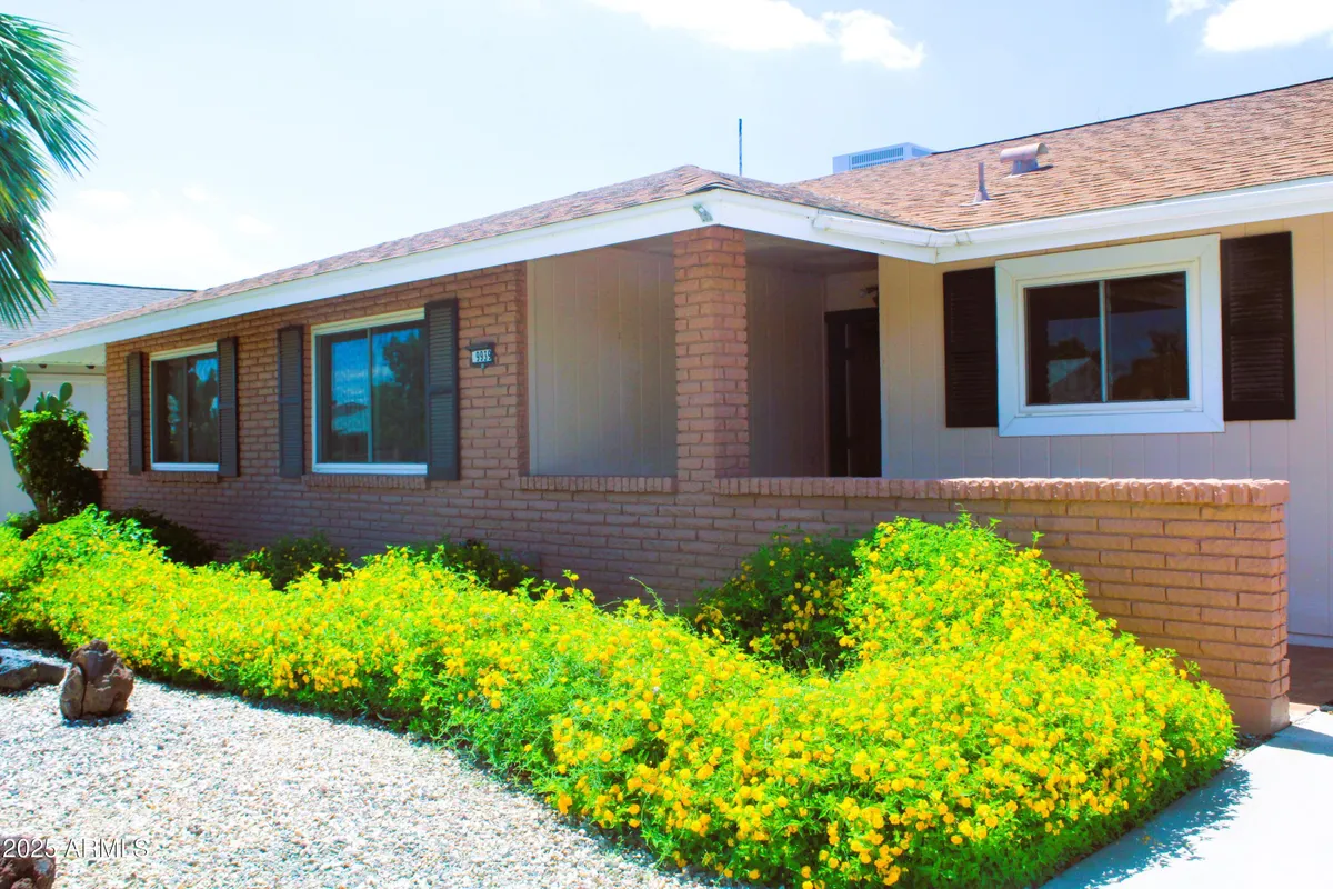 Property Slideshow image 1 of 53 | 9939 w ironwood dr, Sun City, AZ, 85351