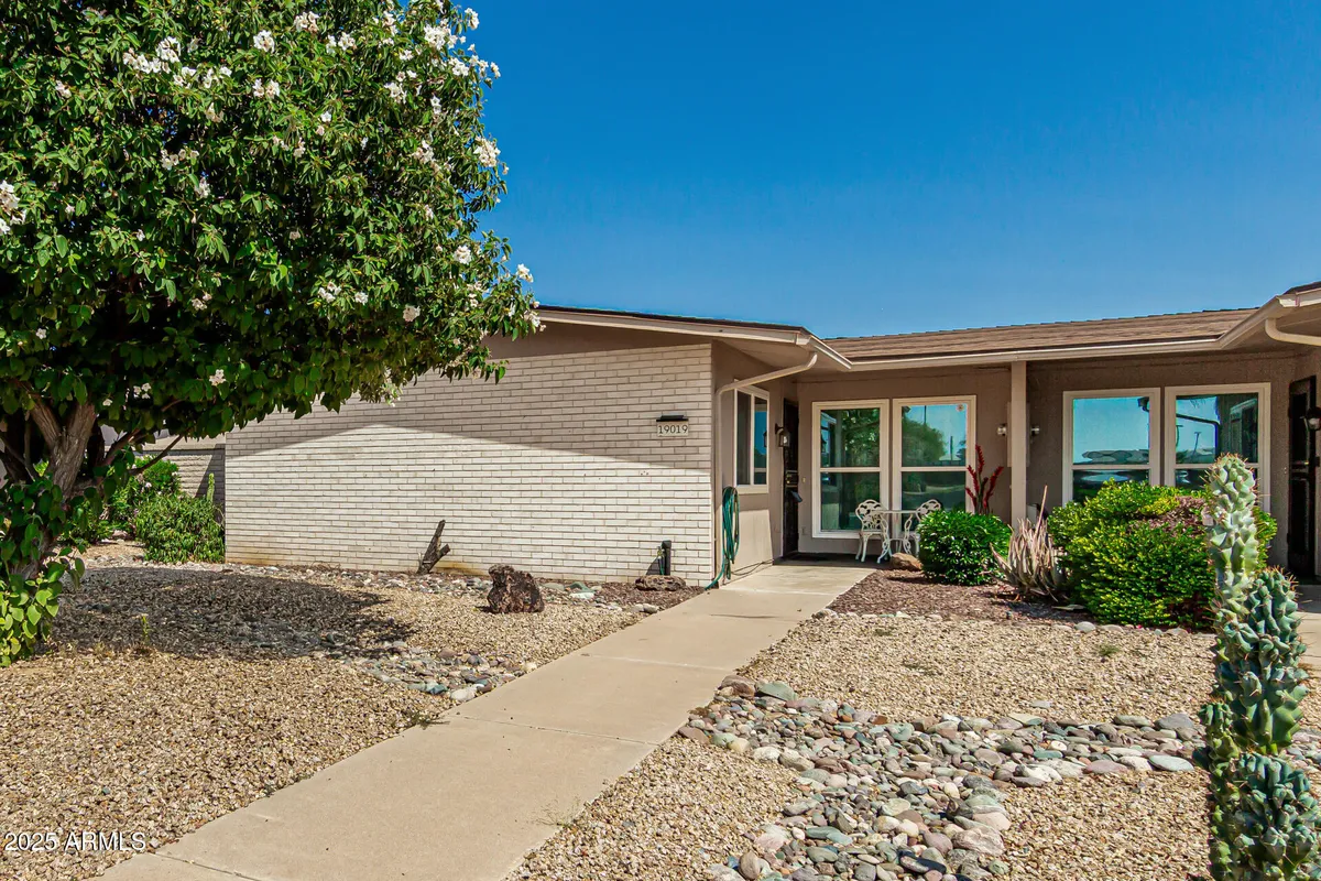 Property Slideshow image 1 of 29 | 19019 n camino del sol, Sun City West, AZ, 85375