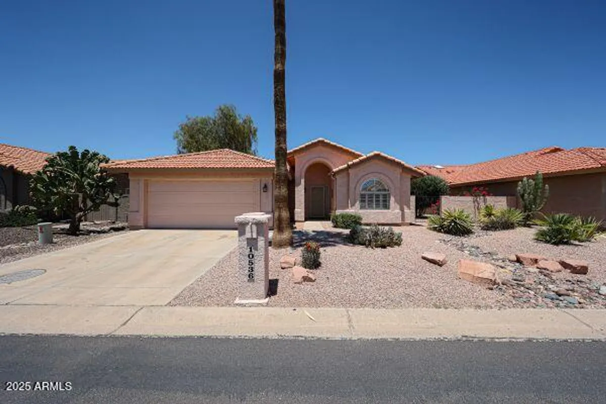Property Slideshow image 1 of 33 | 10536 e coopers hawk dr, Sun Lakes, AZ, 85248