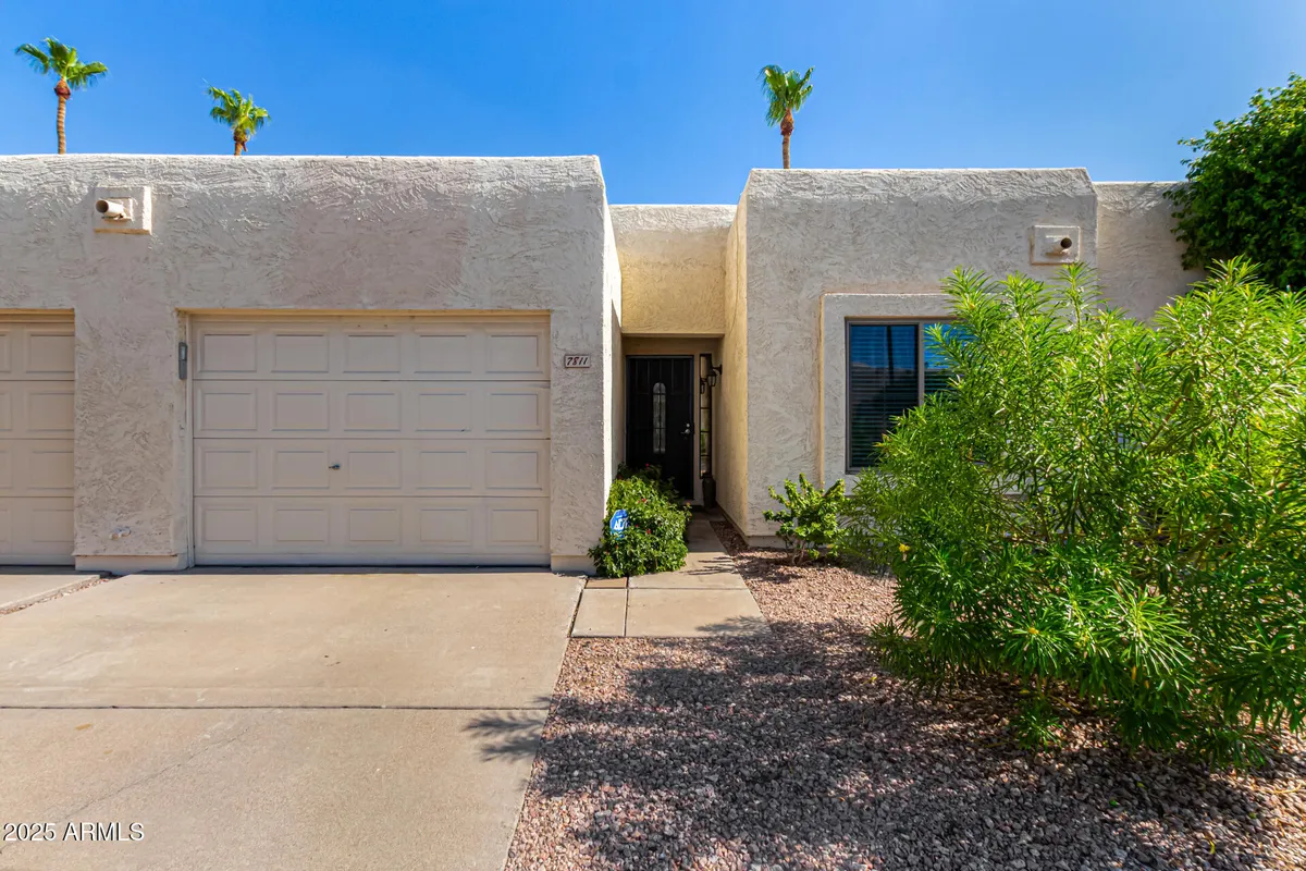 Property Slideshow image 1 of 42 | 7811 e park view dr, Mesa, AZ, 85208