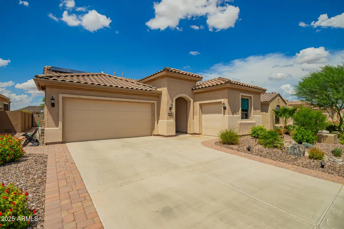 Property Slideshow image 1 of 72 | 8098 w noble prairie way, Florence, AZ, 85132