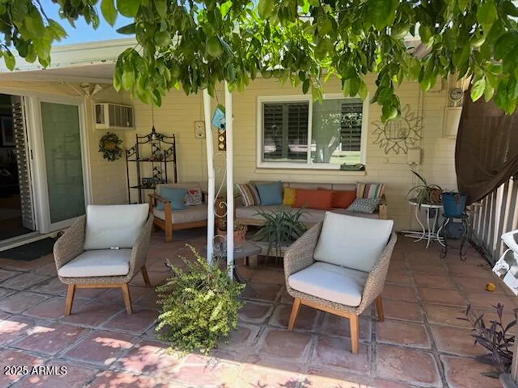 Property Slideshow image 1 of 10 | 10232 w snead cir, Sun City, AZ, 85351