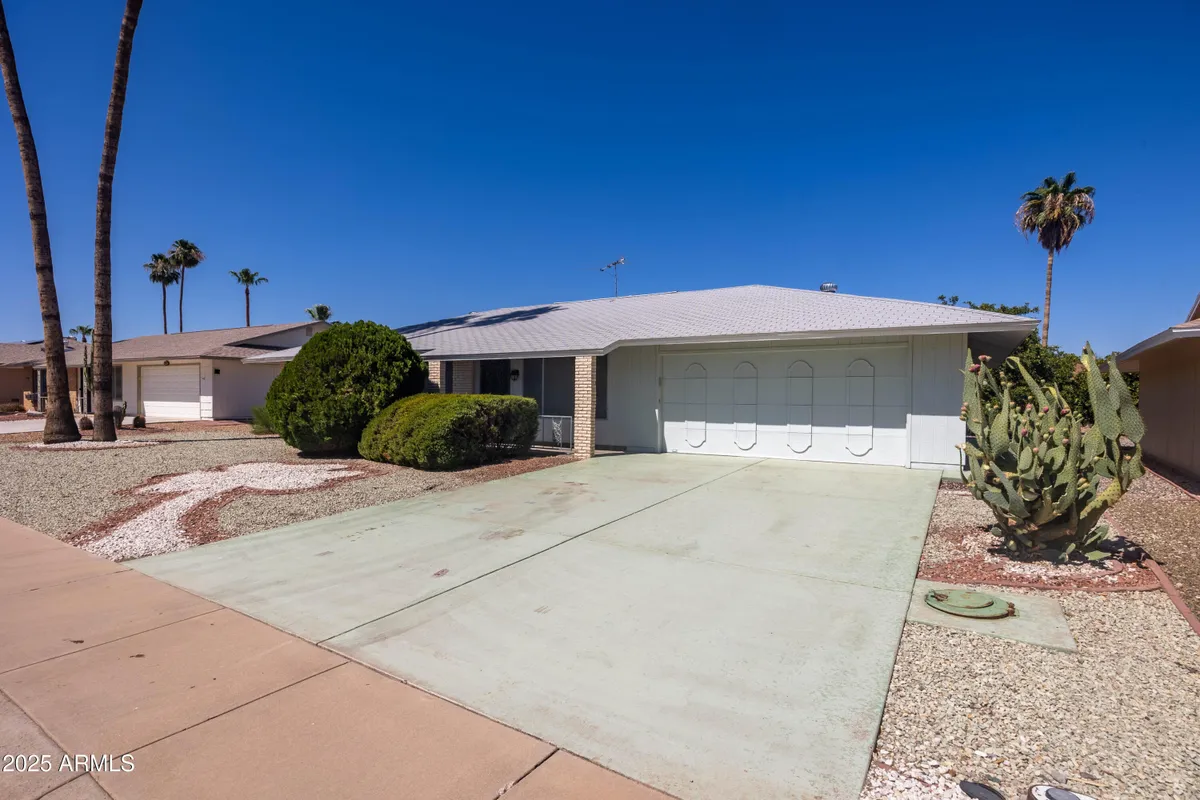 Property Slideshow image 1 of 27 | 18011 n 134th dr, Sun City West, AZ, 85375